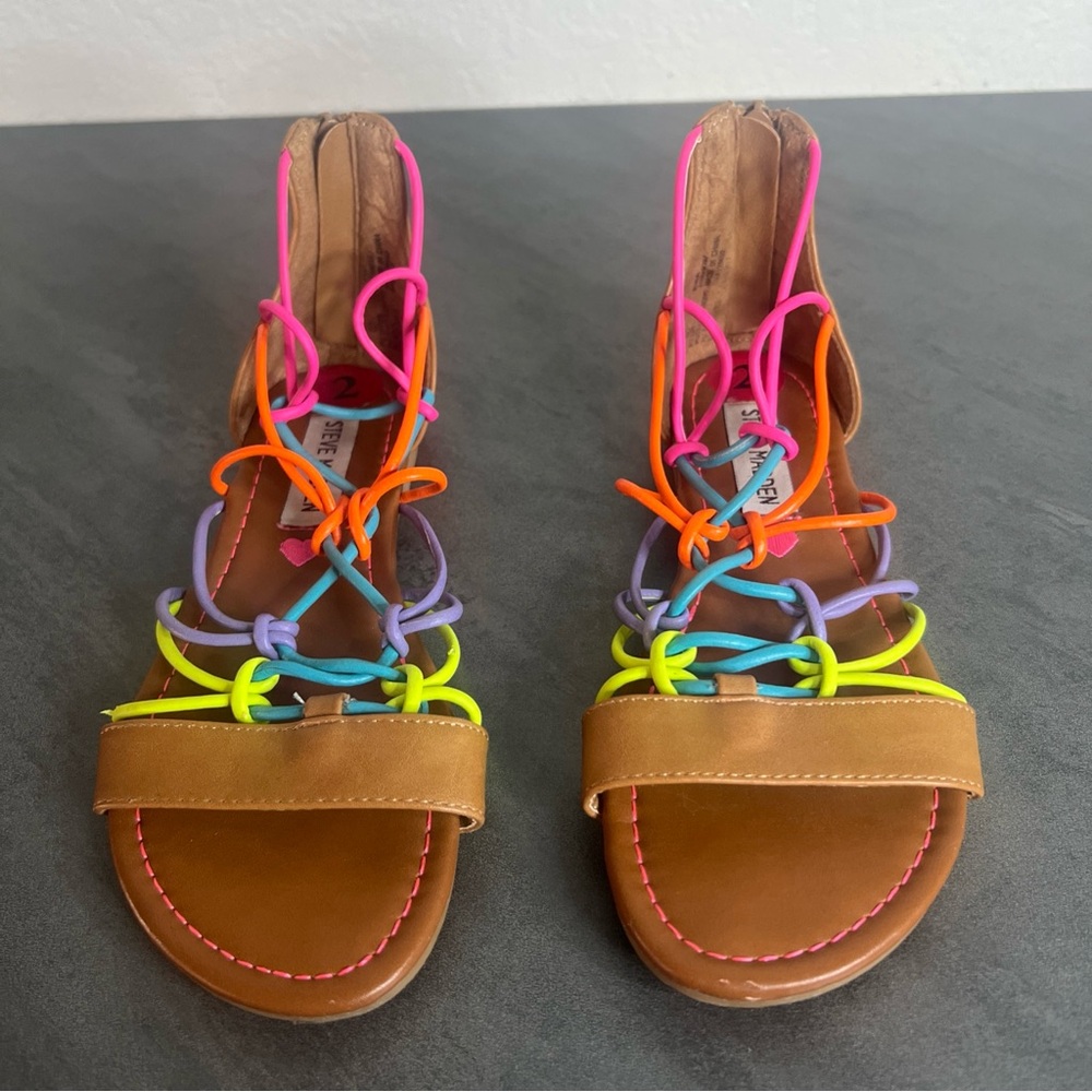 Steve Madden JTina Girls Size 2 Bright Rainbow Gladiator‎ Sandals Back Zip